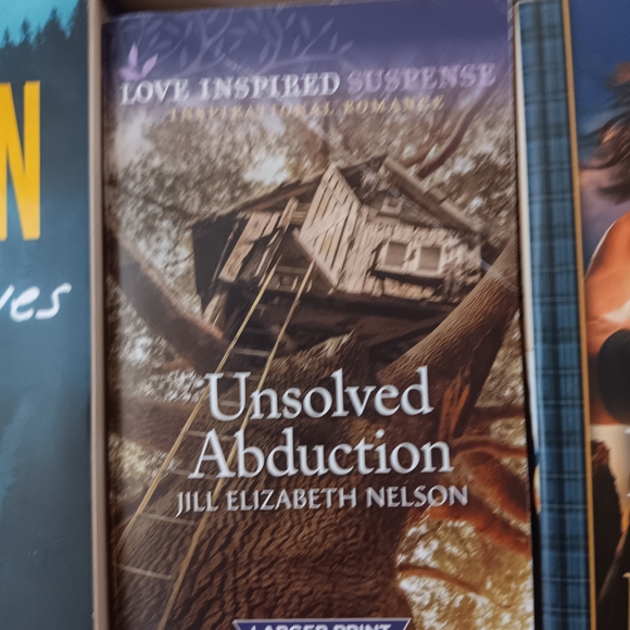 Assorted Book Collection - Picture 12 of 13